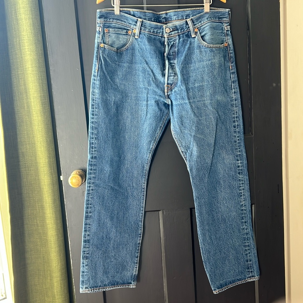 Levi’s 501 button fly sz 36x30 jeans.